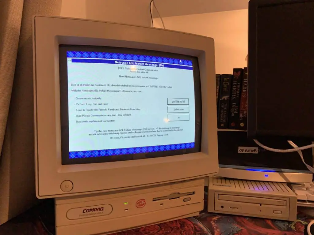 Browsing the Internet on a 1993 Windows 3.11 All-In-One PC 13 Blast from the past.