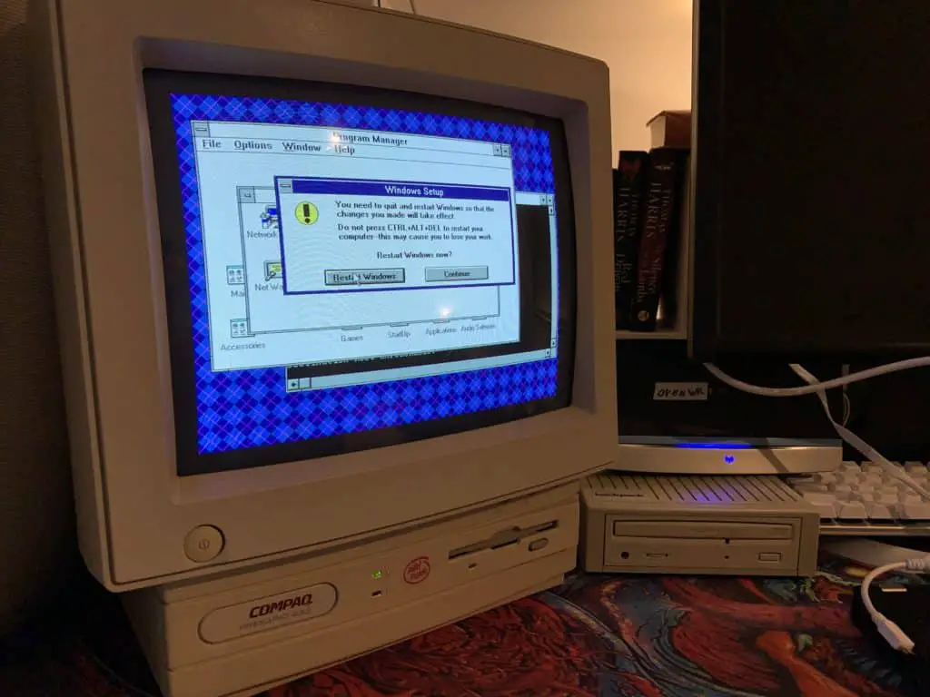 Browsing the Internet on a 1993 Windows 3.11 All-In-One PC 12 A reboot away from Windows 3.11 networking.