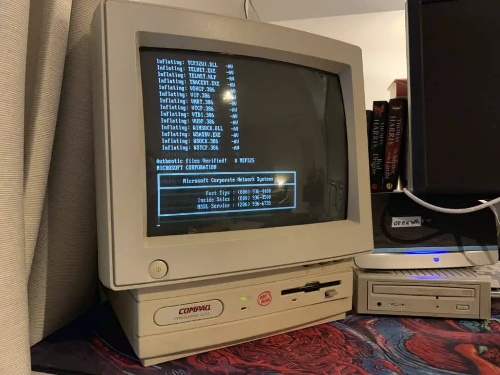Browsing the Internet on a 1993 Windows 3.11 All-In-One PC 3 ... It takes a couple of minutes.