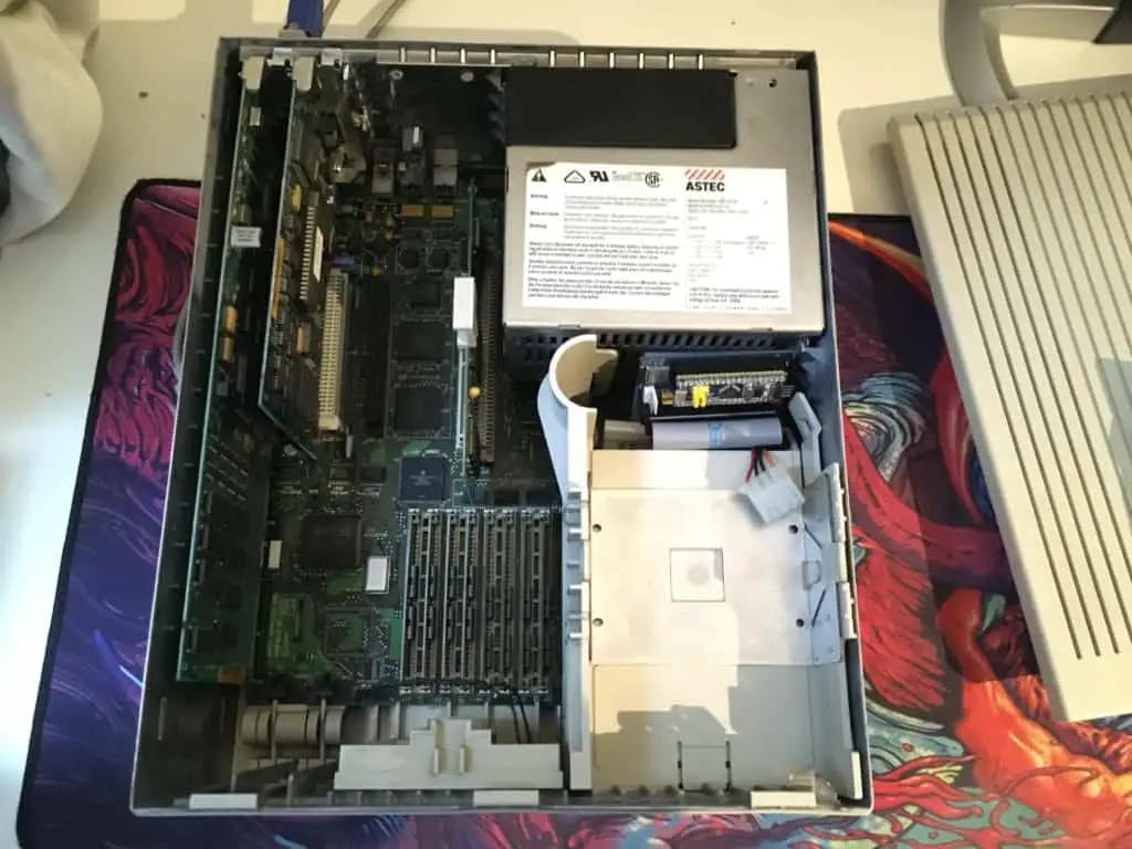 Browsing the Internet on a 1989 Macintosh II with a Web Rendering Proxy 4 Macintosh IICI Internals